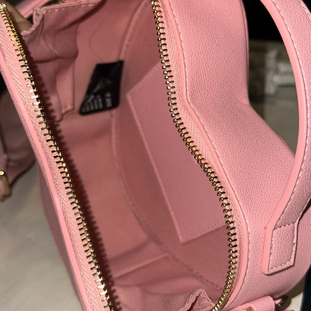 Like Dreams Pink Zipper Heartbreaker Valentines Day Heart Shaped Purse. New - Picture 4 of 7